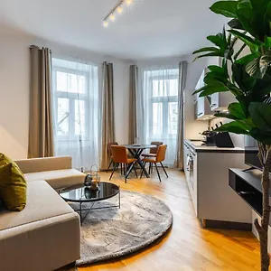 apartment-with-a-fashionable-renovation-for-tourism-and.vienna-besthotels.com/