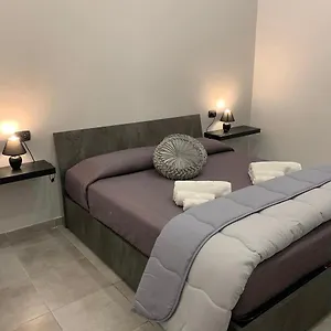 Miris Fast Comfortable Airport Capodichino 25 Minutes Walk Self Check-in Naples